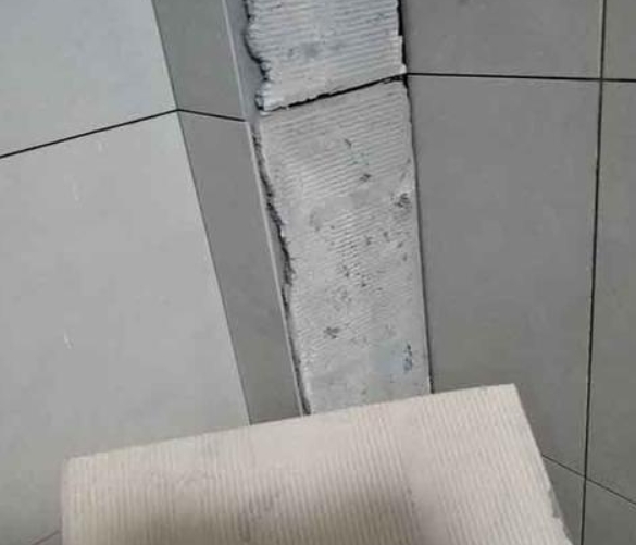 建阳瓷砖空鼓维修公司分享下厨房瓷砖脱落的补救措施。